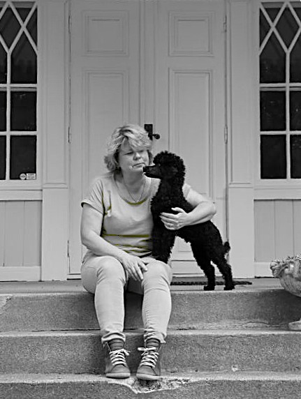Åsa Haraldsson, nutritionsspecialist, kostrådgivare för hund, hundbeteendeutredare, pudel, Frasse